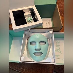 Qure Red LED Face Mask